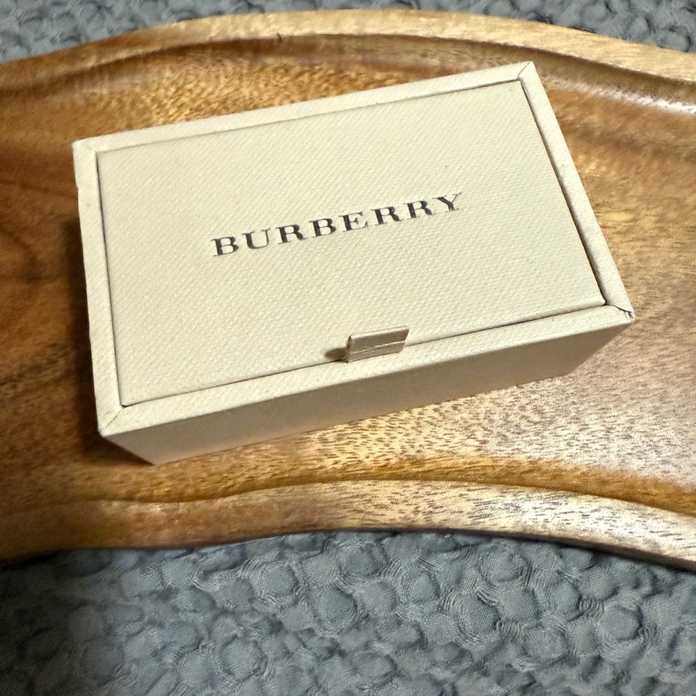 Burberry Black and Gray Plaid Cufflinks - Picture 6 of 6